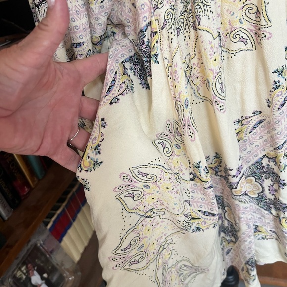 Boot barn dress. Size M. Cream color w a paisley print  Worn once. - Picture 2 of 6